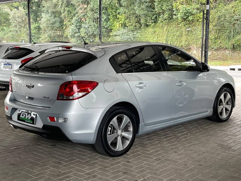 CHEVROLET - CRUZE - 2012/2013 - Prata - R$ 64.900,00