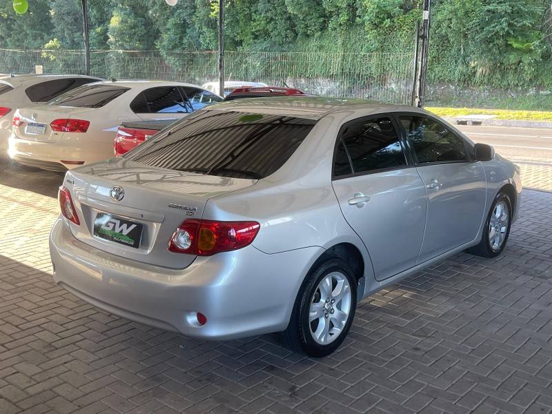 TOYOTA - COROLLA - 2009/2010 - Prata - R$ 58.900,00