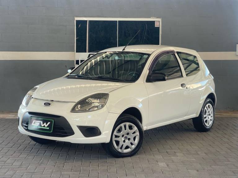 FORD - KA - 2011/2012 - Branca - R$ 23.900,00