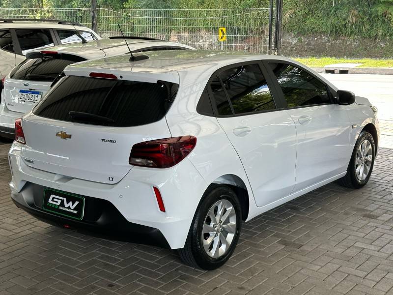 CHEVROLET - ONIX - 2019/2020 - Branca - R$ 70.900,00