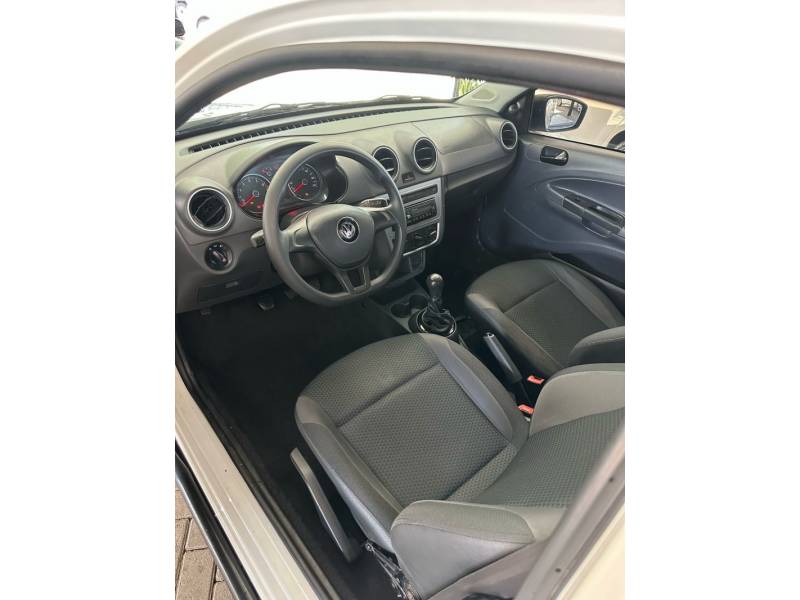 VOLKSWAGEN - SAVEIRO - 2018/2018 - Branca - R$ 52.900,00