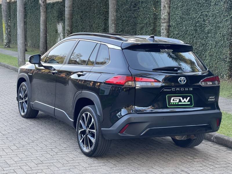 TOYOTA - COROLLA - 2021/2022 - Preta - R$ 155.900,00