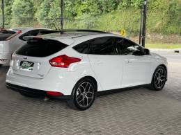 FORD - FOCUS - 2016/2016 - Branca - R$ 72.900,00