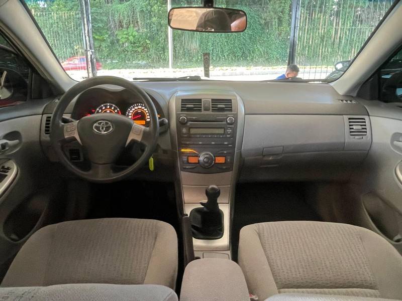 TOYOTA - COROLLA - 2009/2010 - Prata - R$ 58.900,00
