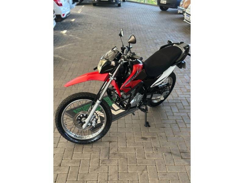 HONDA - NXR 150 - 2014/2014 - Vermelha - R$ 14.900,00