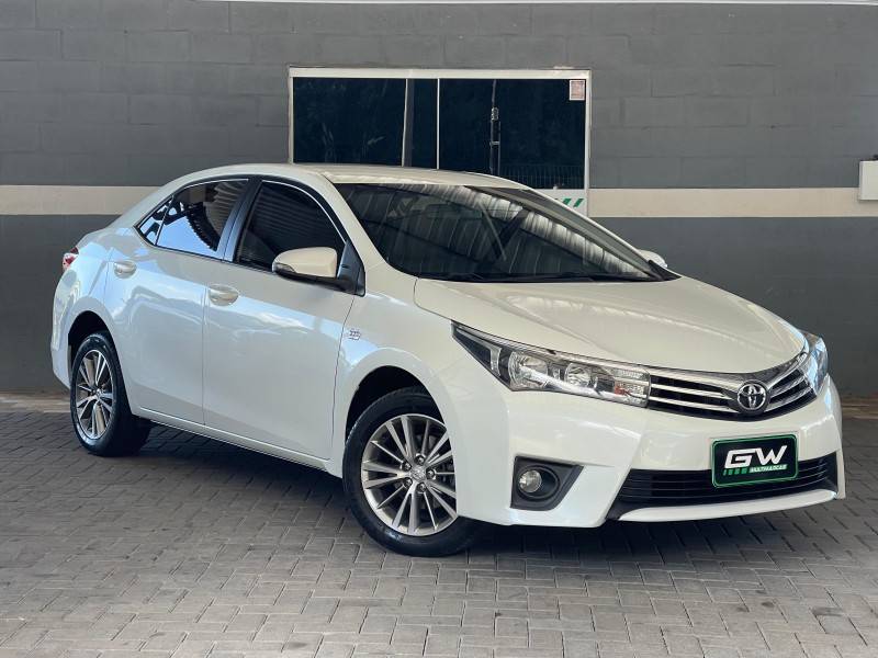 TOYOTA - COROLLA - 2015/2015 - Branca - R$ 88.900,00
