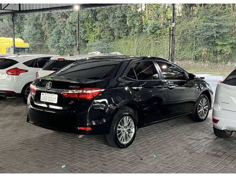 TOYOTA - COROLLA - 2015/2015 - Preta - R$ 86.900,00