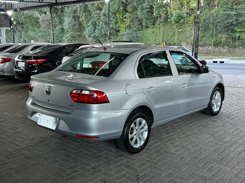 VOLKSWAGEN - VOYAGE - 2015/2015 - Prata - R$ 44.900,00