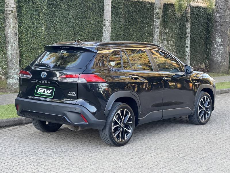 TOYOTA - COROLLA - 2021/2022 - Preta - R$ 155.900,00