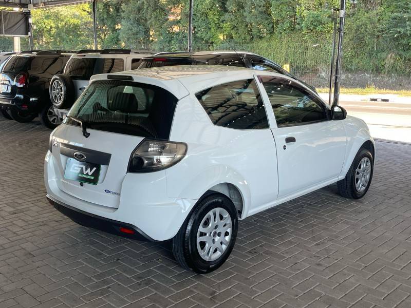FORD - KA - 2011/2012 - Branca - R$ 23.900,00