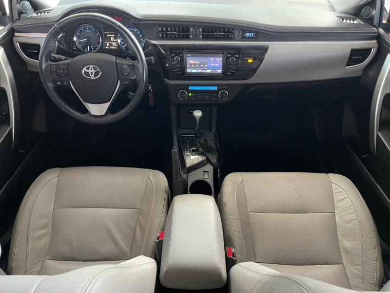 TOYOTA - COROLLA - 2015/2015 - Branca - R$ 88.900,00