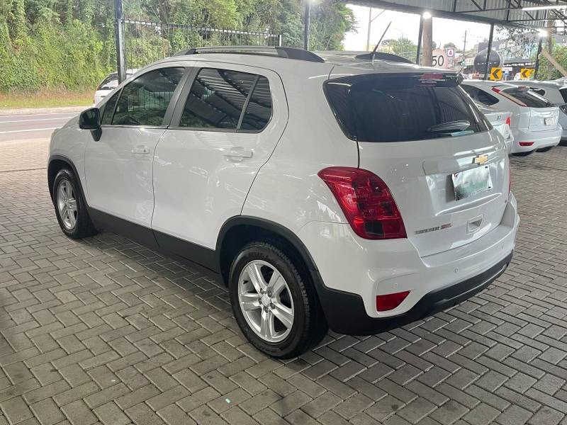 CHEVROLET - TRACKER - 2017/2018 - Branca - R$ 81.900,00