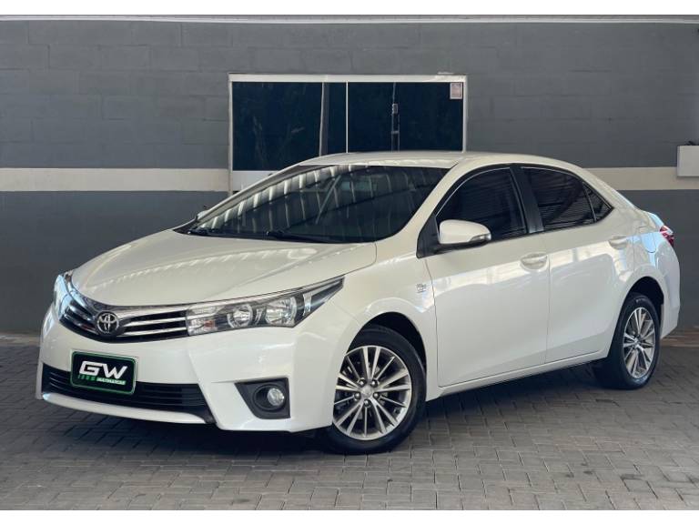 TOYOTA - COROLLA - 2015/2015 - Branca - R$ 88.900,00