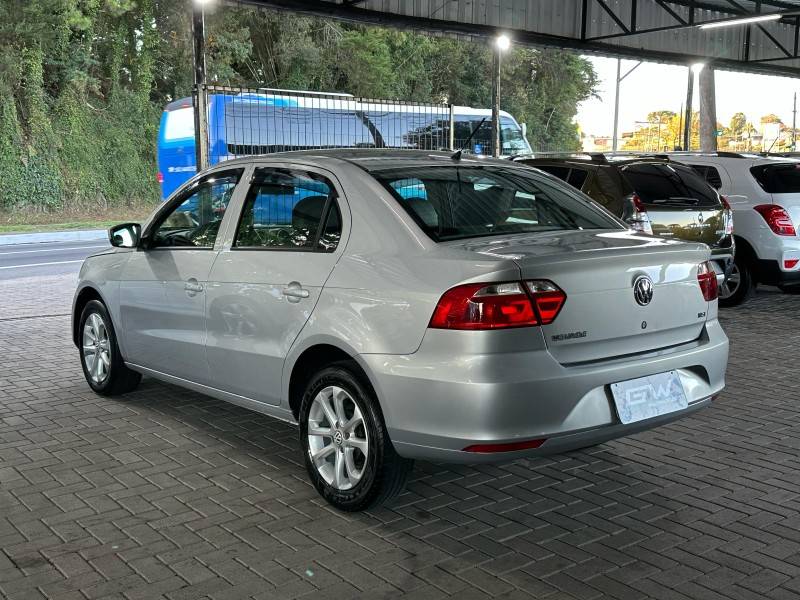 VOLKSWAGEN - VOYAGE - 2015/2015 - Prata - R$ 44.900,00