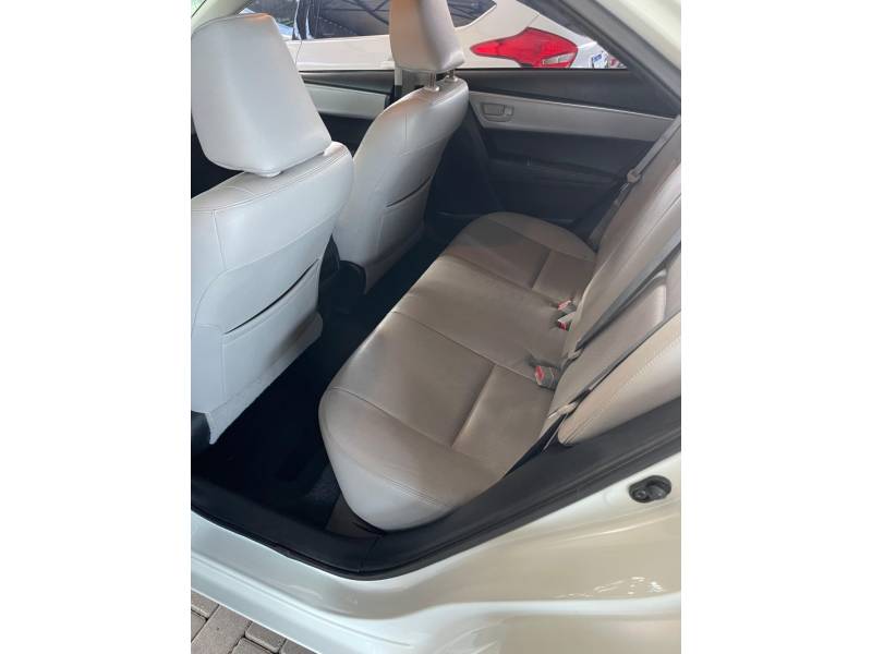 TOYOTA - COROLLA - 2015/2015 - Branca - R$ 88.900,00