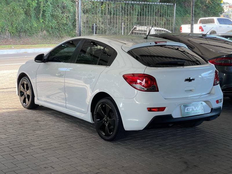 CHEVROLET - CRUZE - 2012/2012 - Branca - R$ 62.900,00