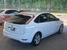 FORD - FOCUS - 2011/2012 - Branca - R$ 43.900,00