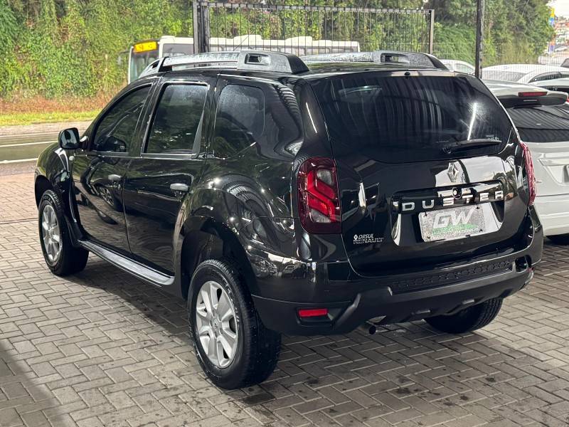 RENAULT - DUSTER - 2016/2015 - Preta - R$ 61.900,00