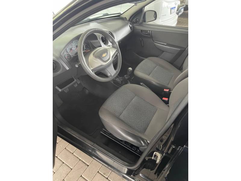 CHEVROLET - CELTA - 2013/2013 - Preta - R$ 28.900,00