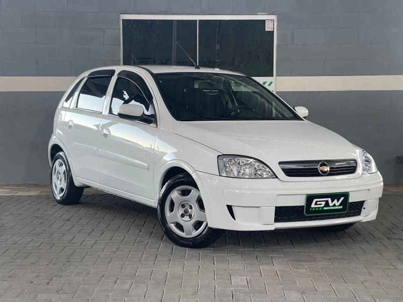 CHEVROLET - CORSA - 2010/2011 - Branca - R$ 31.900,00