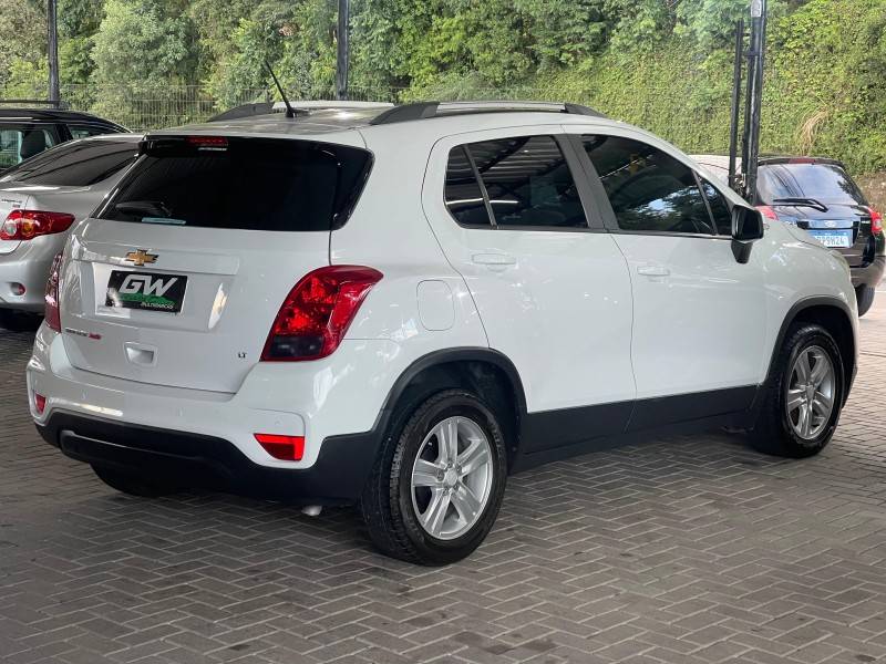 CHEVROLET - TRACKER - 2017/2018 - Branca - R$ 81.900,00