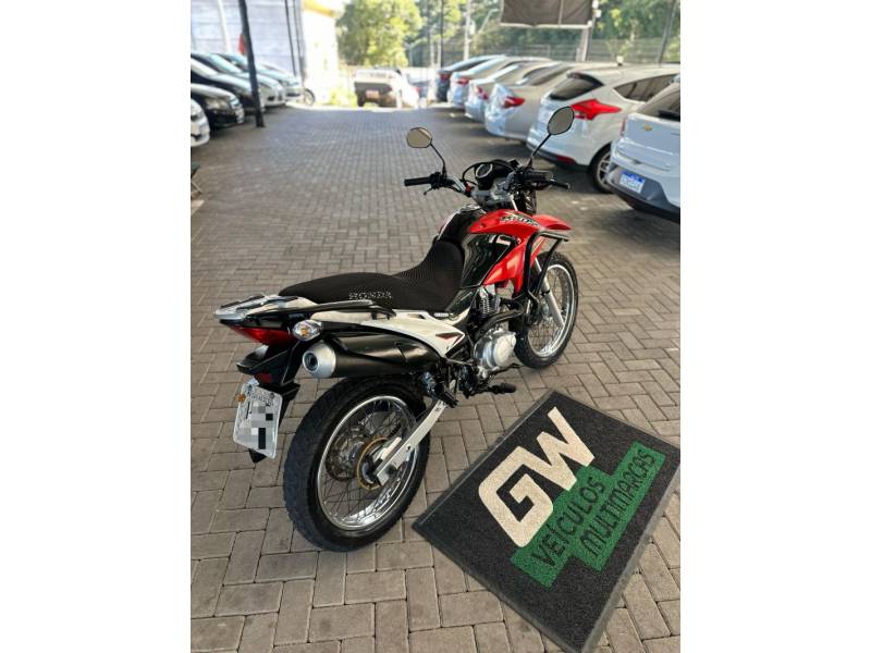 HONDA - NXR 150 - 2014/2014 - Vermelha - R$ 14.900,00