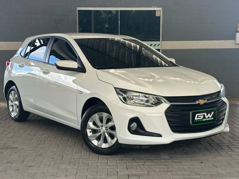 CHEVROLET - ONIX - 2019/2020 - Branca - R$ 70.900,00