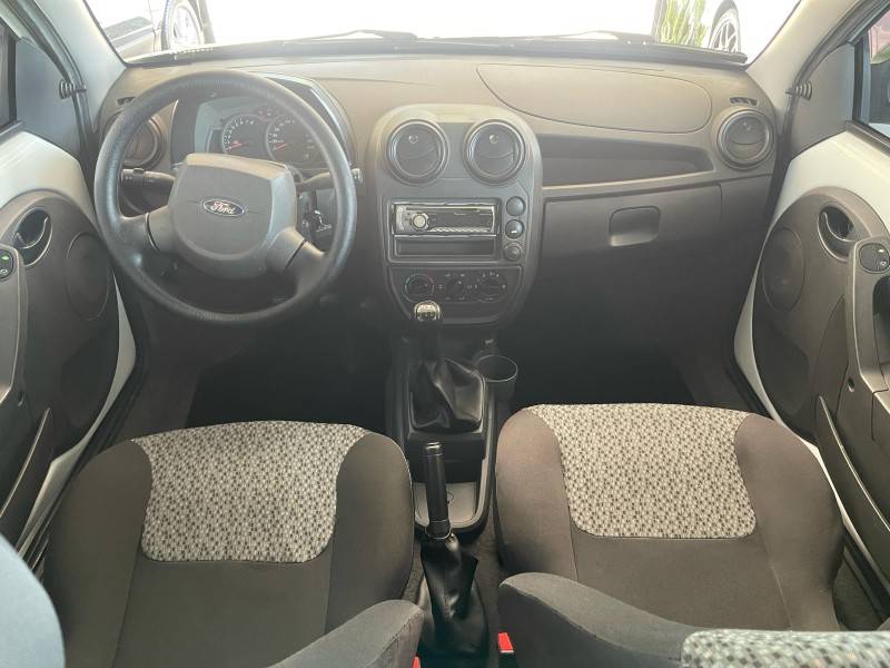 FORD - KA - 2011/2012 - Branca - R$ 23.900,00